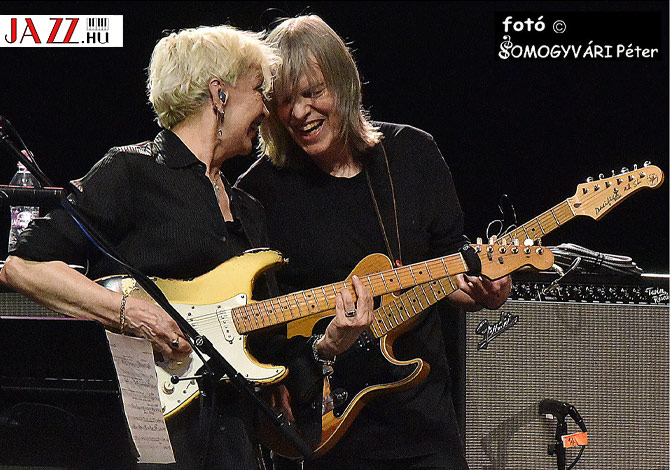 Al Di Meola - Mike Stern Band