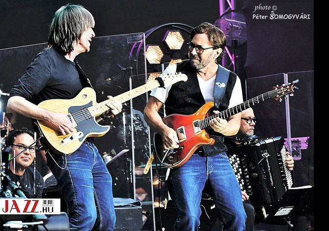 Al Di Meola - Mike Stern Band