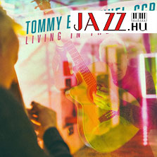 Tommy Emmanuel – Living In The Light