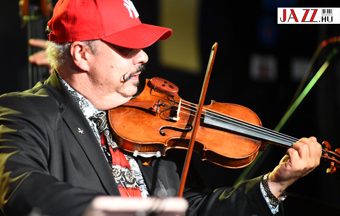 Én és a hangszerem – Roby Lakatos