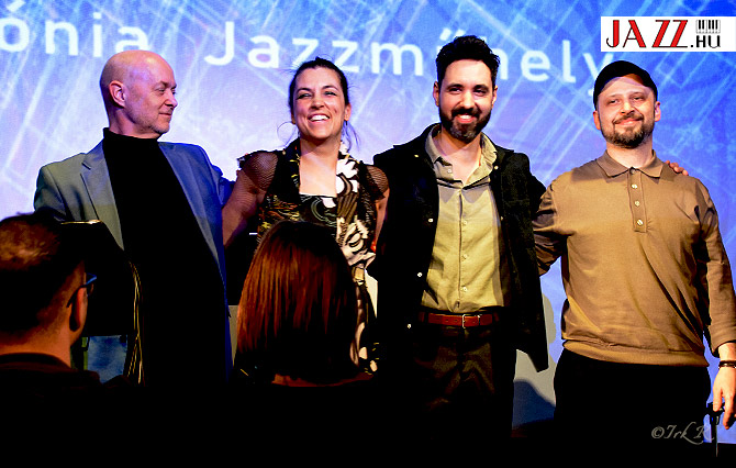 Bencze Alma - AppleBlue