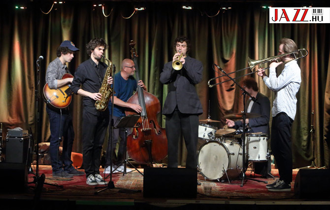 A 2025-ös kaleidoszkóp blues – április