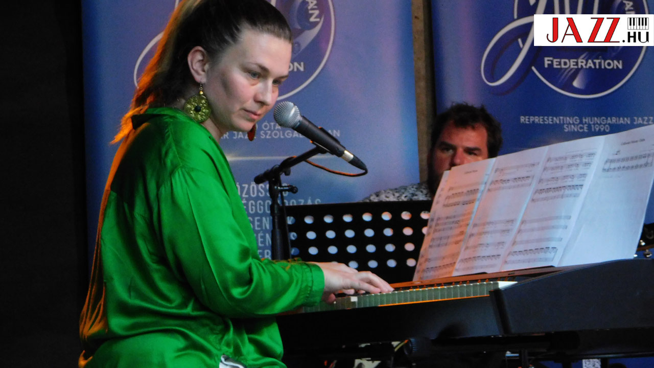 Karosi Júlia: Lanterns in the Wind a Művészetek Völgyében