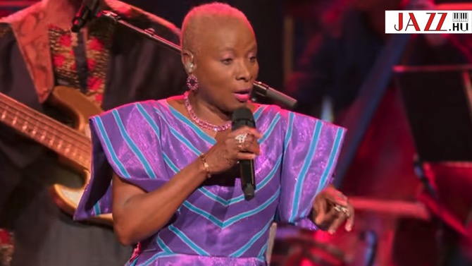 Angélique Kidjo a Hollywoodi Hírességek sétányán kapott csillagával – Jazz-World illusztráció