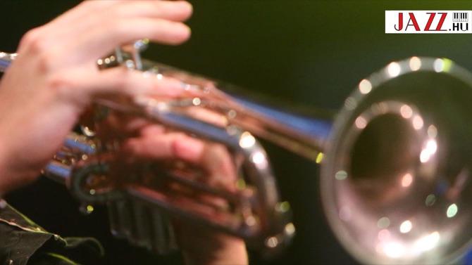 „Az életem nyitott könyv”: Al „Jazzbo” Collins interjút készít Louis Armstronggal, 1957 áprilisában – Jazz-World illusztráció